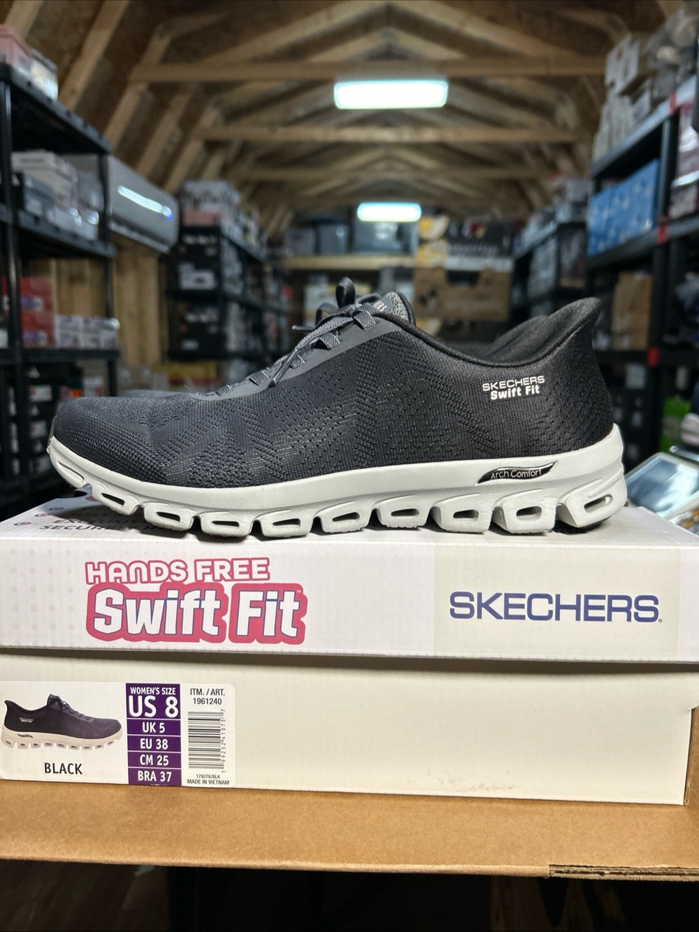 Women’s Skechers Swift Fit  Slip-On Athletic Shoe Size 8